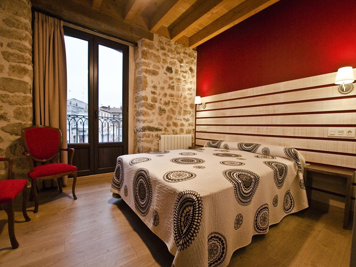 La Casa De Beli Hotel Tardajos Екстериор снимка