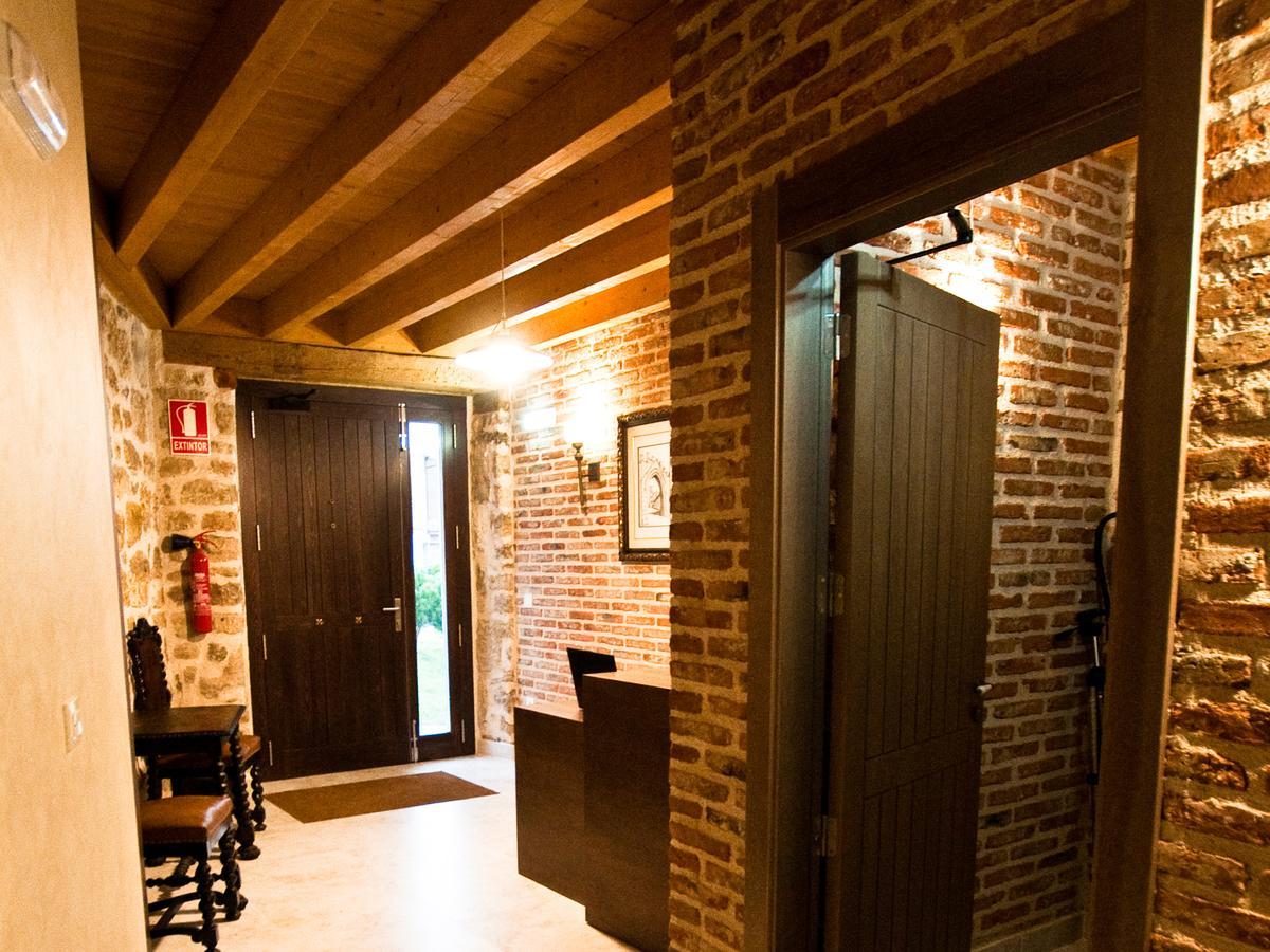 La Casa De Beli Hotel Tardajos Екстериор снимка