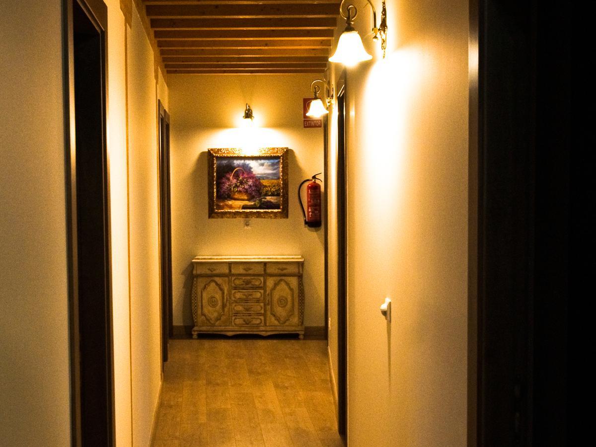La Casa De Beli Hotel Tardajos Екстериор снимка